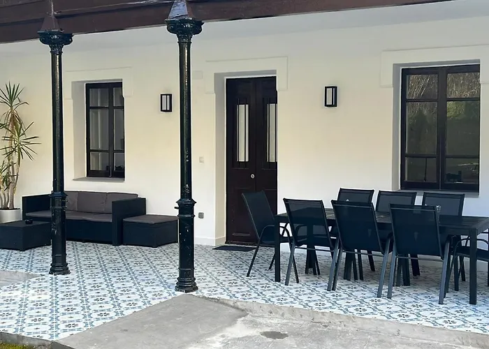 Casa Vizcaya, Grupos De Hasta 20 Personas En Lanestosa, Ideal Reuniones Y Celebraciones Tranquilas Lanestosa
