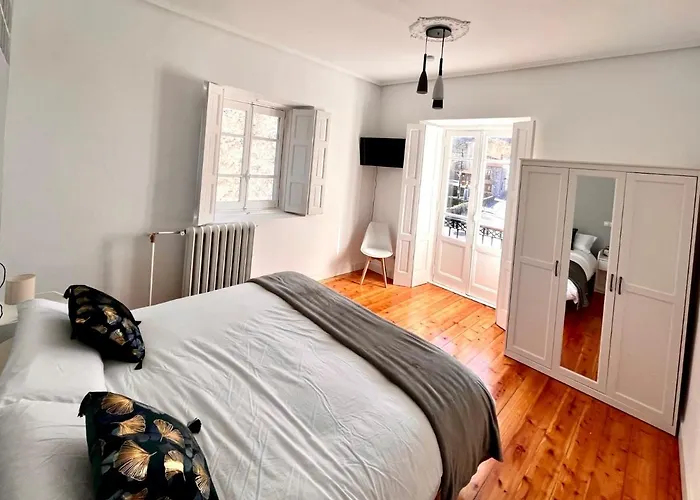 Casa Vizcaya, Grupos De Hasta 20 Personas En Lanestosa, Ideal Reuniones Y Celebraciones Tranquilas *