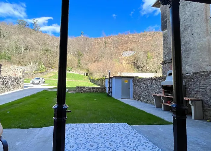 Casa Vizcaya, Grupos De Hasta 20 Personas En Lanestosa, Ideal Reuniones Y Celebraciones Tranquilas Lanestosa